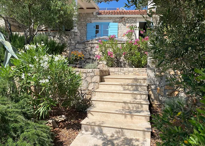 Girica بيت للعطل