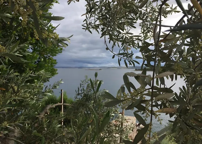 بيت للعطل Girica Ugrinici