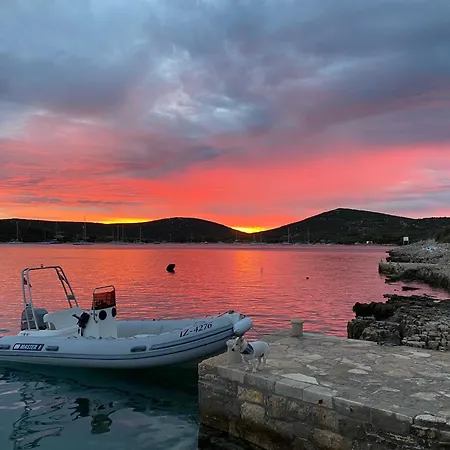 Nyaraló Girica Ugrinići