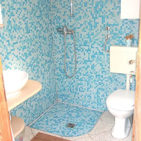 Nyaraló Girica Ugrinići